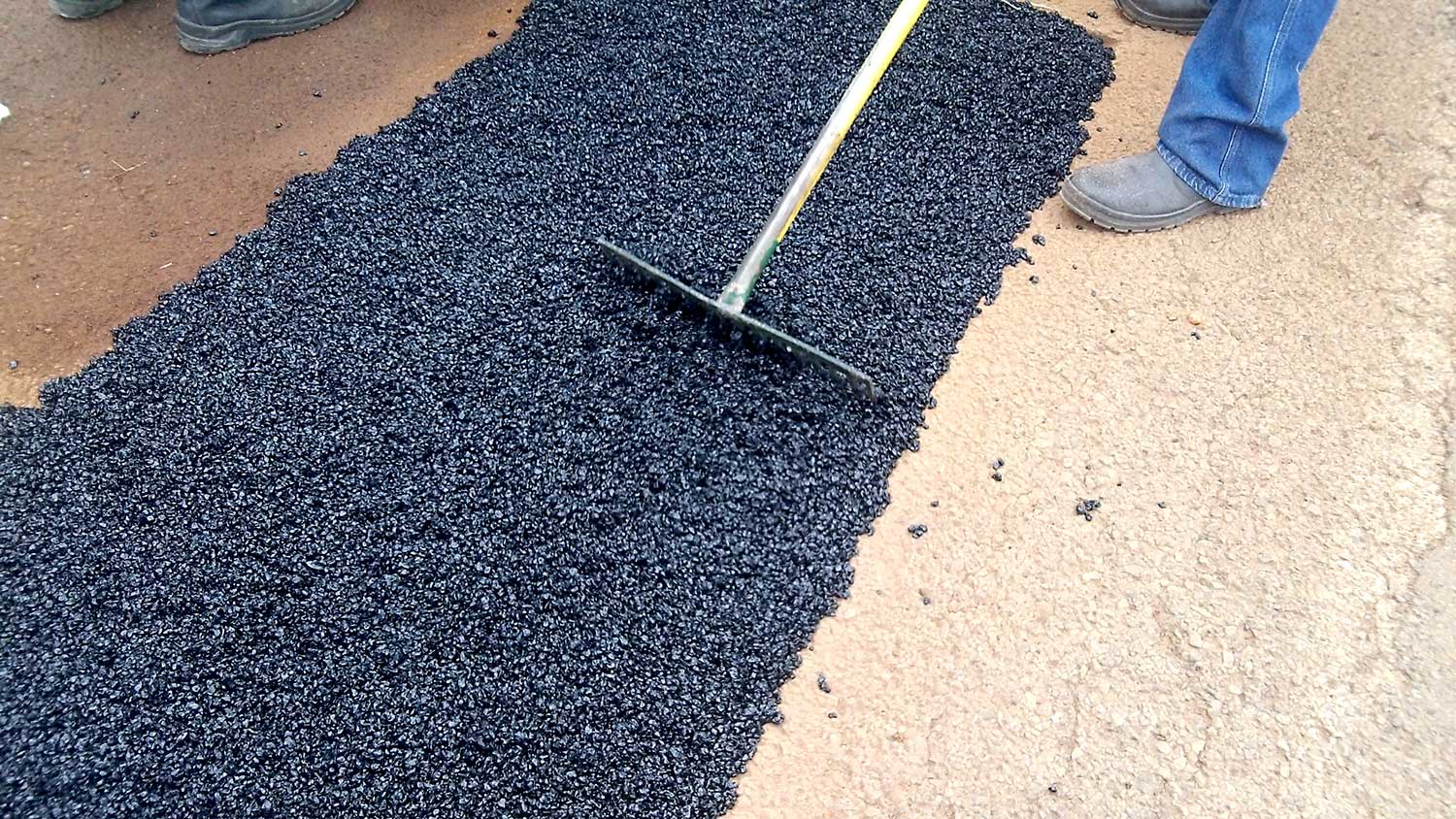 Cold asphalt application